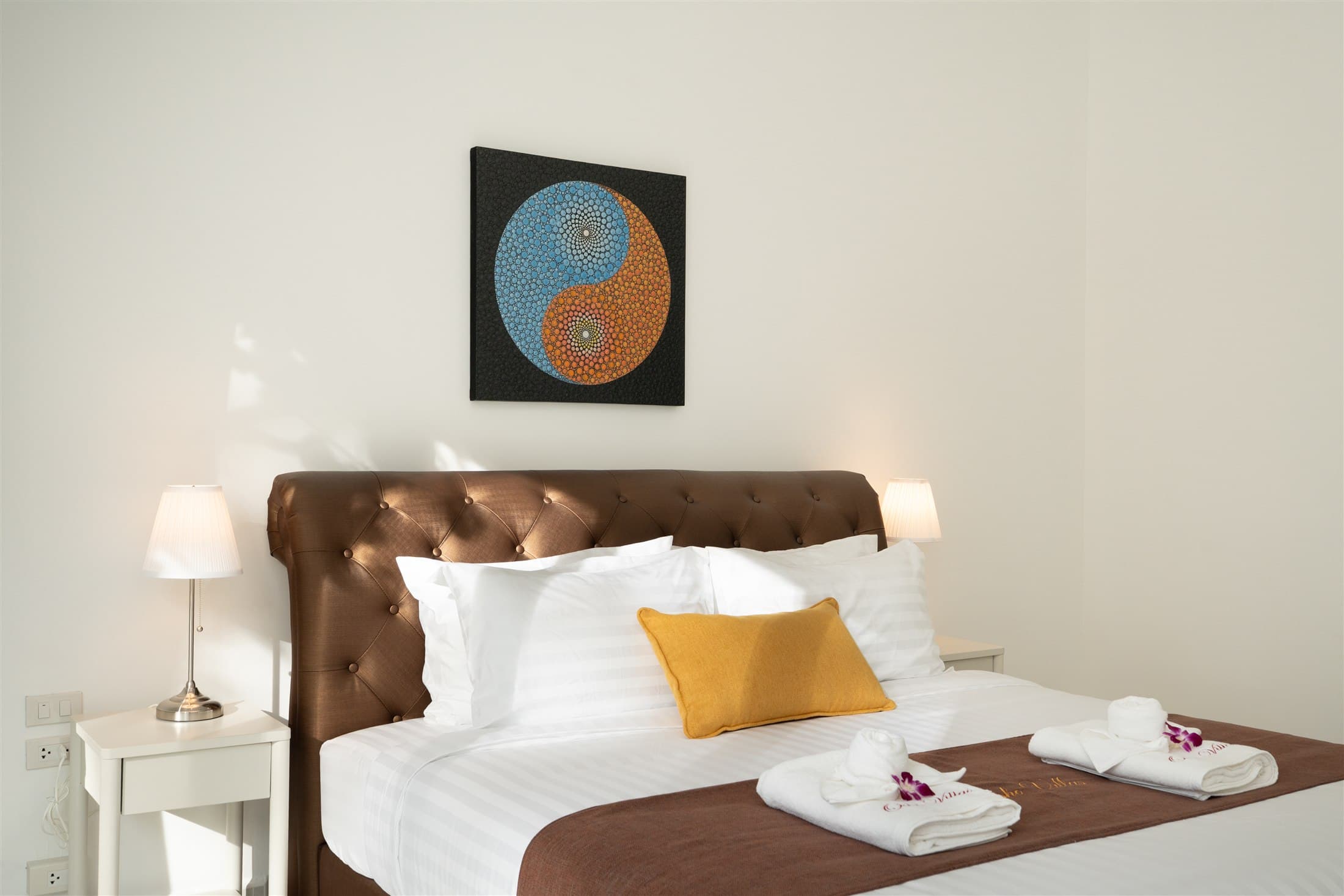Ruhig vorbereitetes Schlafzimmer